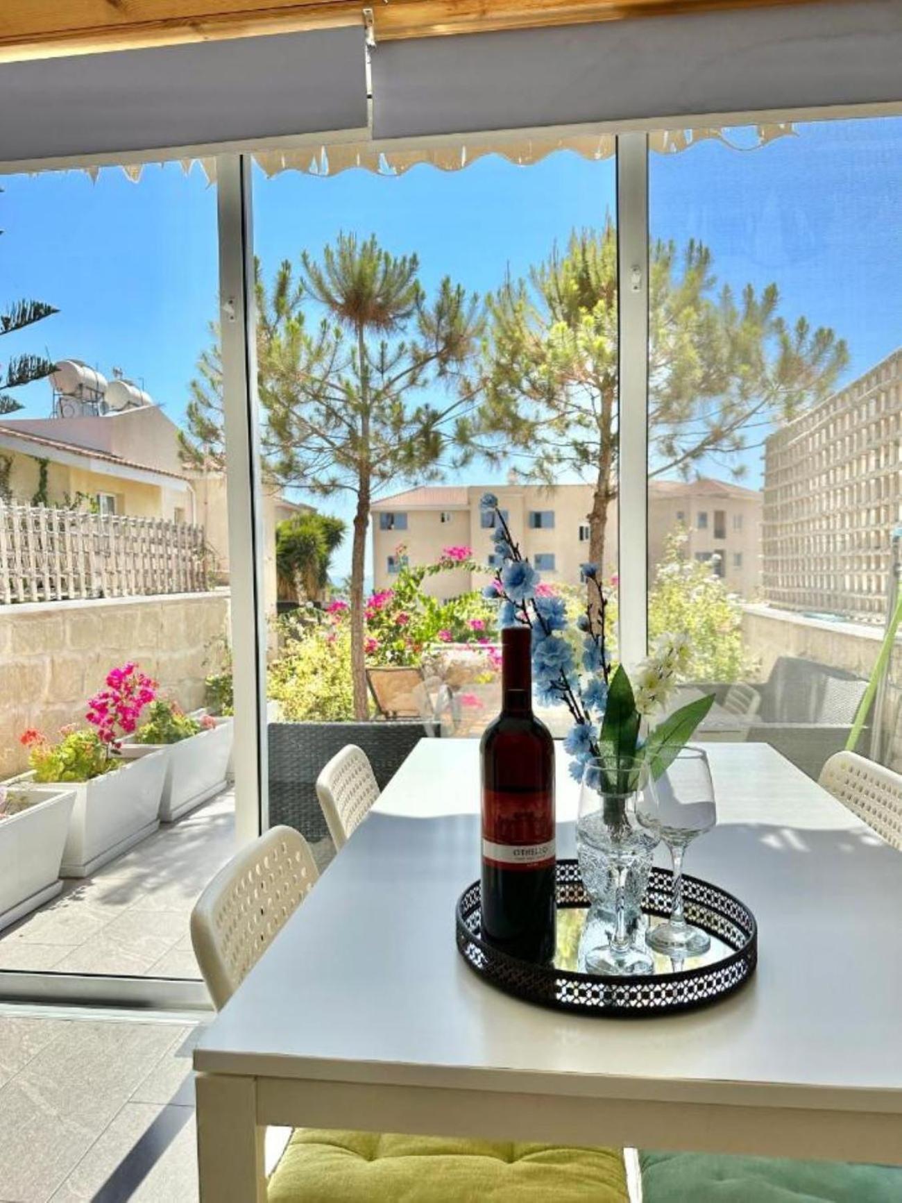 H&O Danaos Sea Breeze Apartment Paphos Exterior foto